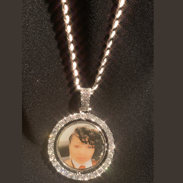 Personalized diamond picture pendant necklace